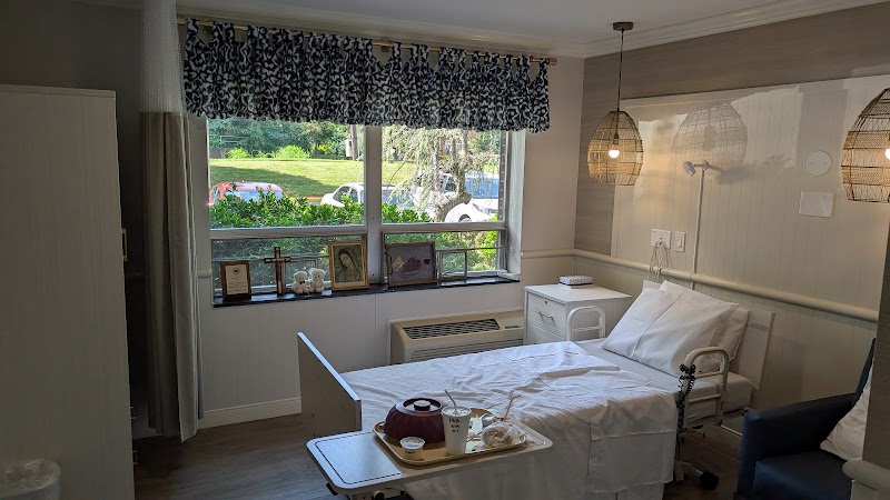 AUGUST HEALTHCARE AT LEEWOOD nursing home in ANNANDALE, VA - Photo 5 of 5