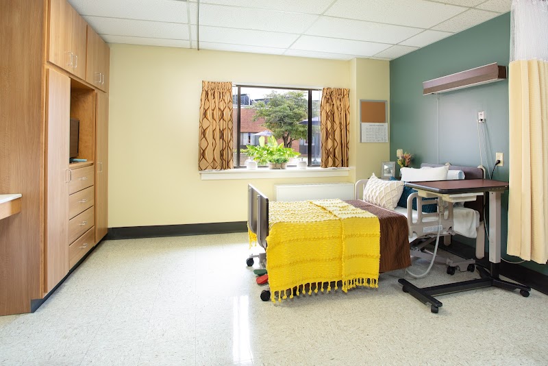 HERITAGE HALL BLACKSBURG nursing home in BLACKSBURG, VA - Photo 3 of 6