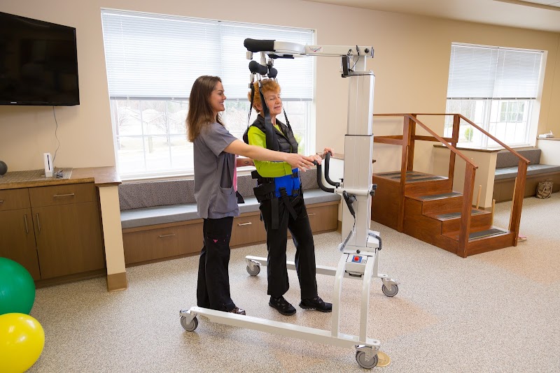 BRANDON OAKS NURSING AND REHABILITATION CENTER nursing home in ROANOKE, VA - Photo 3 of 10