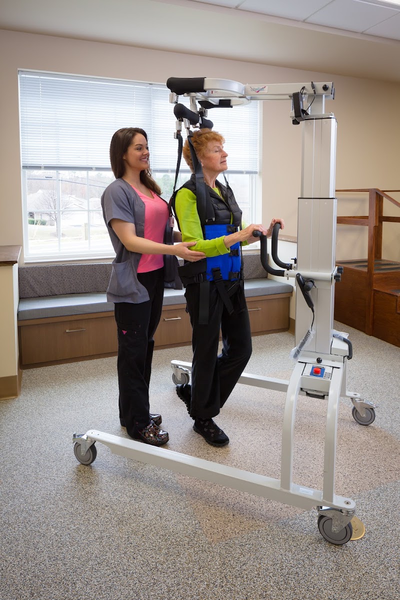 BRANDON OAKS NURSING AND REHABILITATION CENTER nursing home in ROANOKE, VA - Photo 4 of 10