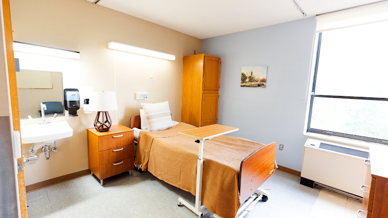 FRANCIS MARION MANOR HEALTH & REHABILITATION nursing home in MARION, VA - Photo 3 of 10