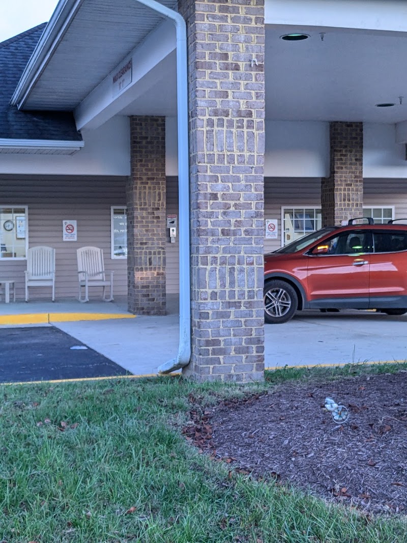 DINWIDDIE HEALTH AND REHAB CENTER nursing home in PETERSBURG, VA - Photo 3 of 5