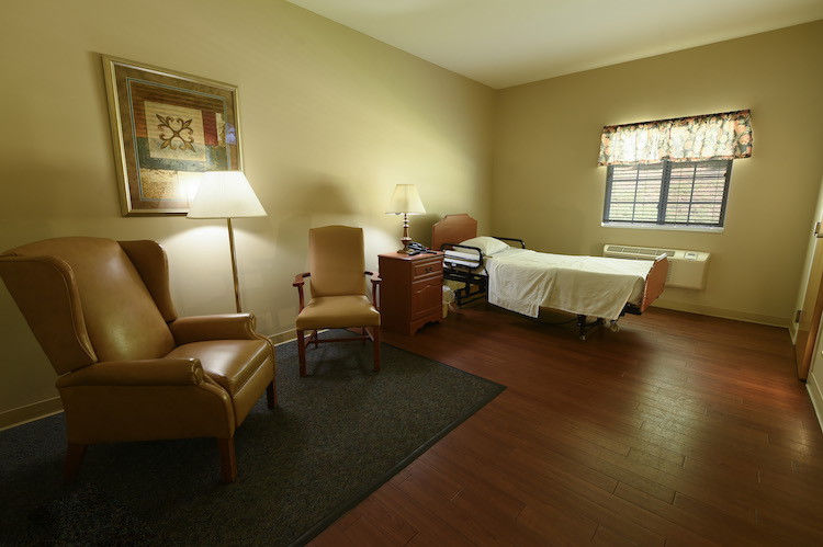 CHATHAM HEALTH & REHABILITATION CENTER nursing home in CHATHAM, VA - Photo 5 of 9