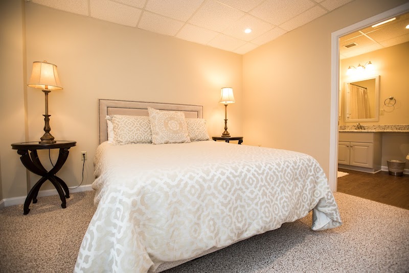 SUMMIT SQUARE nursing home in WAYNESBORO, VA - Photo 2 of 5