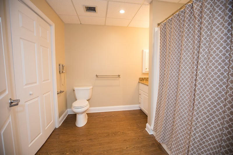 SUMMIT SQUARE nursing home in WAYNESBORO, VA - Photo 3 of 5