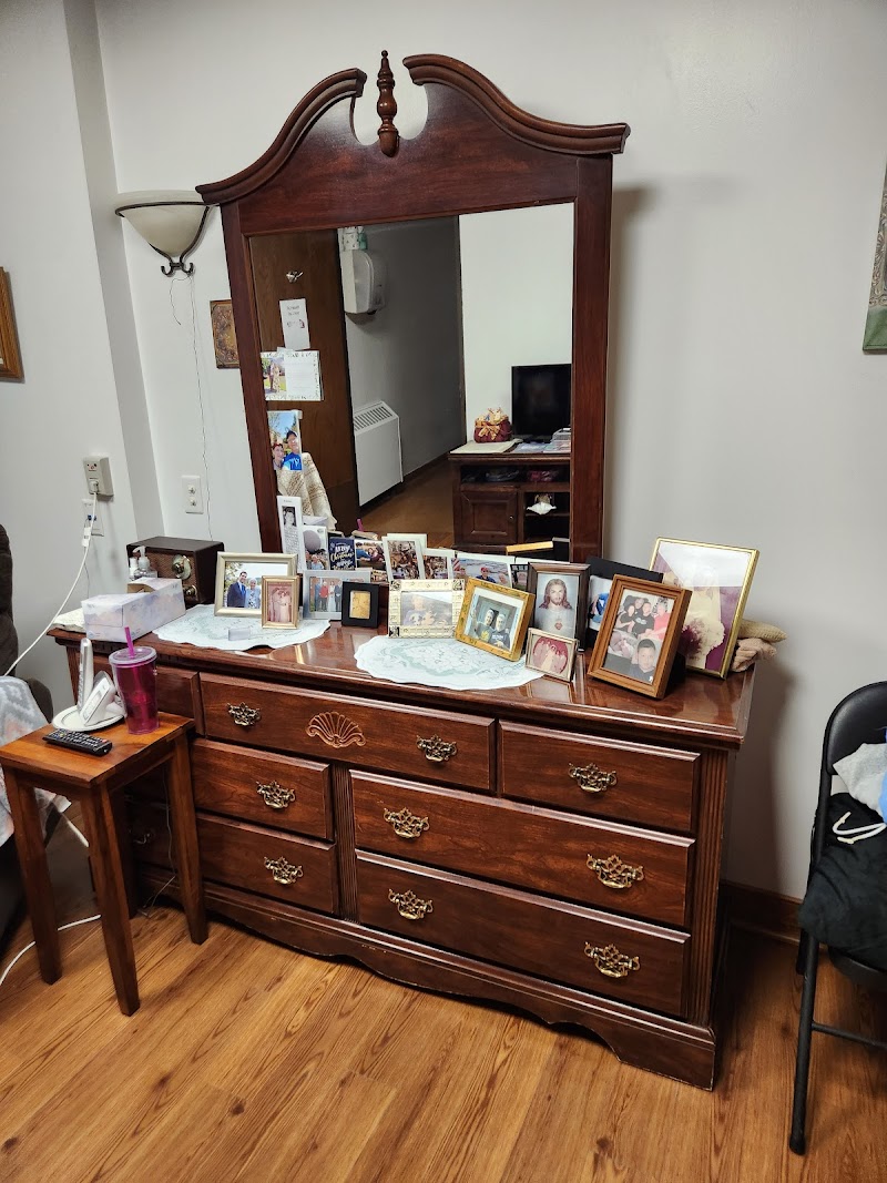 AUGUST HEALTHCARE AT RICHMOND nursing home in RICHMOND, VA - Photo 3 of 5