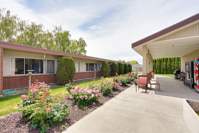 AVALON HEALTH & REHABILITATION CENTER - PASCO nursing home in PASCO, WA - Photo 3 of 5