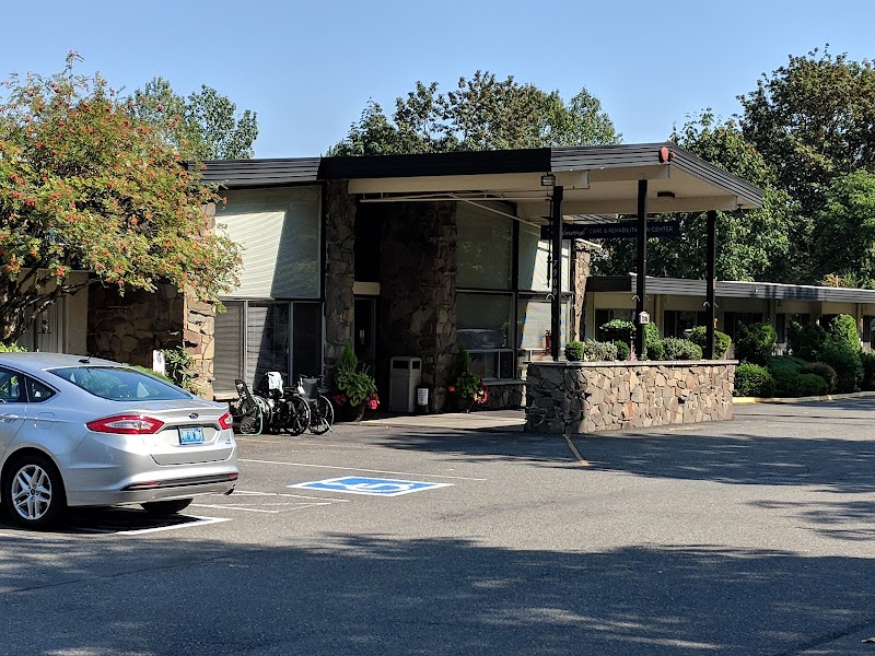 REDMOND CARE AND REHABILITATION CENTER nursing home in REDMOND, WA - Photo 5 of 10