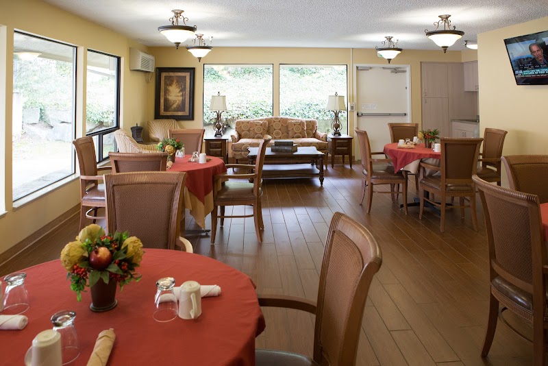 LIFE CARE CENTER OF PORT ORCHARD nursing home in PORT ORCHARD, WA - Photo 4 of 10