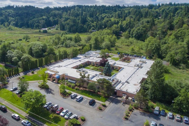 RAINIER REHABILITATION nursing home in PUYALLUP, WA - Photo 4 of 9