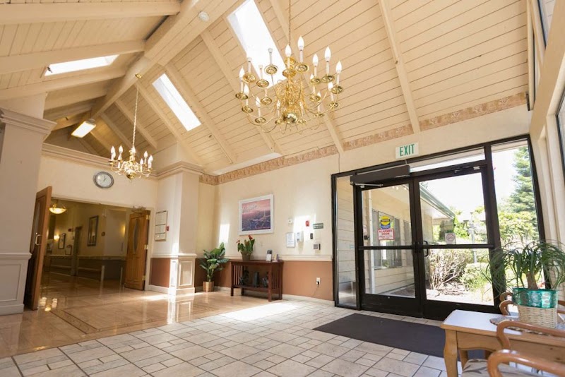 BAINBRIDGE ISLAND HEALTH & REHAB CENTER nursing home in BAINBRIDGE ISLAND, WA - Photo 3 of 9