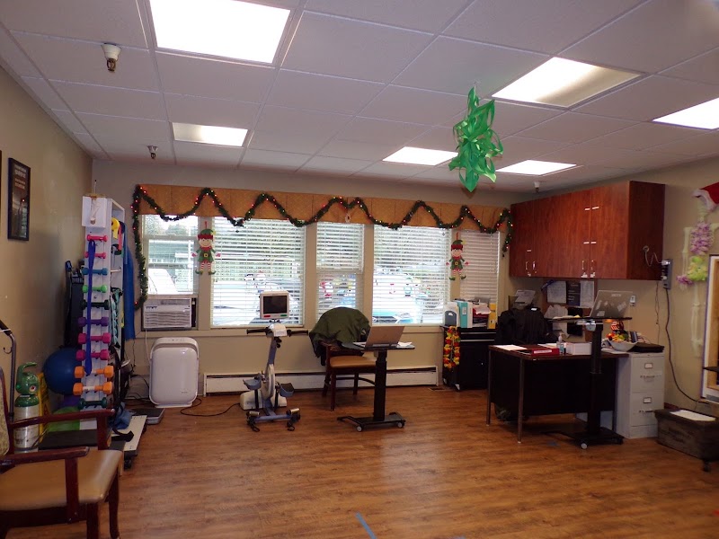 BROOKFIELD HEALTH AND REHAB OF CASCADIA nursing home in BATTLE GROUND, WA - Photo 3 of 5