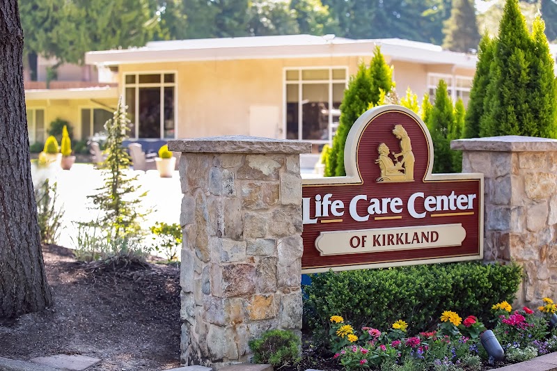 LIFE CARE CENTER OF KIRKLAND nursing home in KIRKLAND, WA - Photo 2 of 5