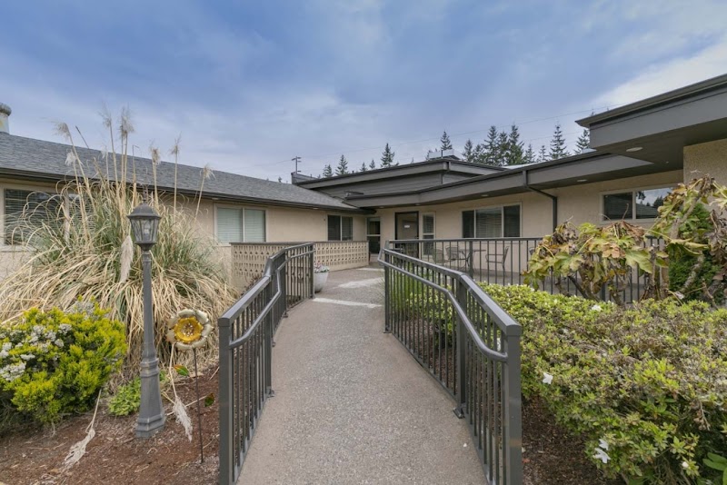 LYNNWOOD POST ACUTE REHABILITATION CENTER nursing home in LYNNWOOD, WA - Photo 4 of 10