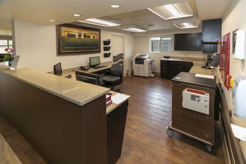 LYNNWOOD POST ACUTE REHABILITATION CENTER nursing home in LYNNWOOD, WA - Photo 5 of 10