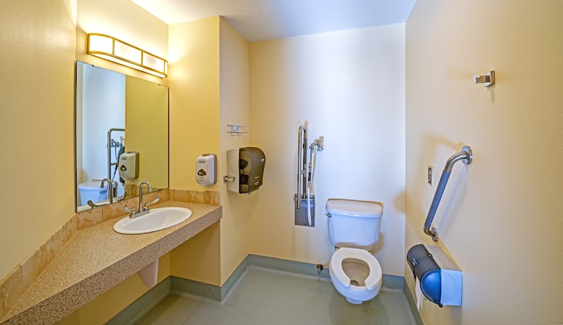 WESLEY HOMES DES MOINES HEALTH CENTER nursing home in DES MOINES, WA - Photo 4 of 5