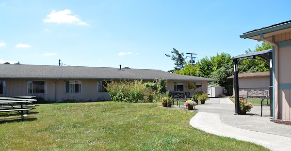 BENSON HEIGHTS REHABILITATION CENTER nursing home in KENT, WA - Photo 1 of 5