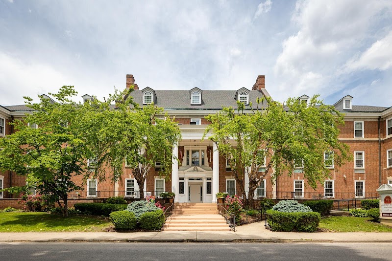 MADISON PARK HEALTHCARE nursing home in HUNTINGTON, WV - Photo 2 of 10