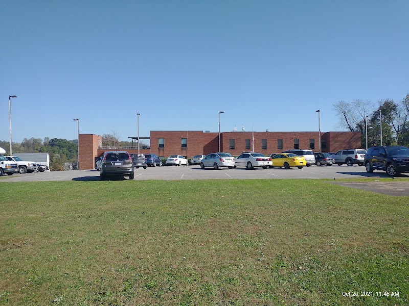 Majestic Care of Manchin nursing home in FAIRMONT, WV - Photo 2 of 5