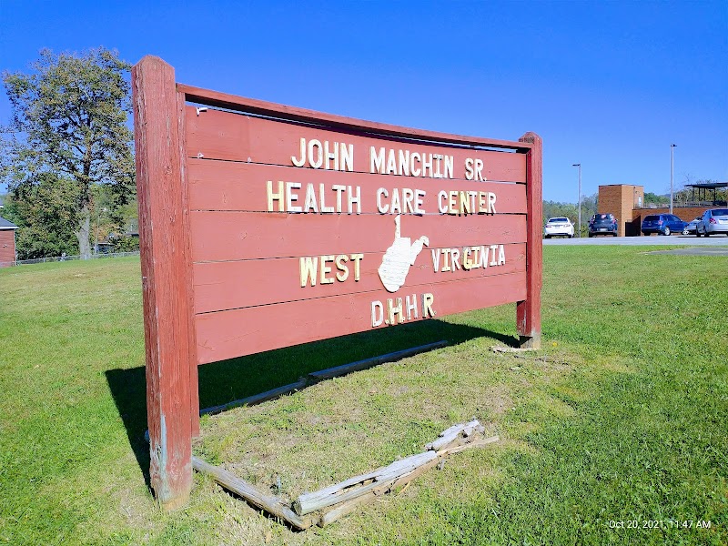 Majestic Care of Manchin nursing home in FAIRMONT, WV - Photo 4 of 5