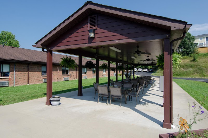 BRIDGEPORT HEALTHCARE CENTER nursing home in BRIDGEPORT, WV - Photo 4 of 7