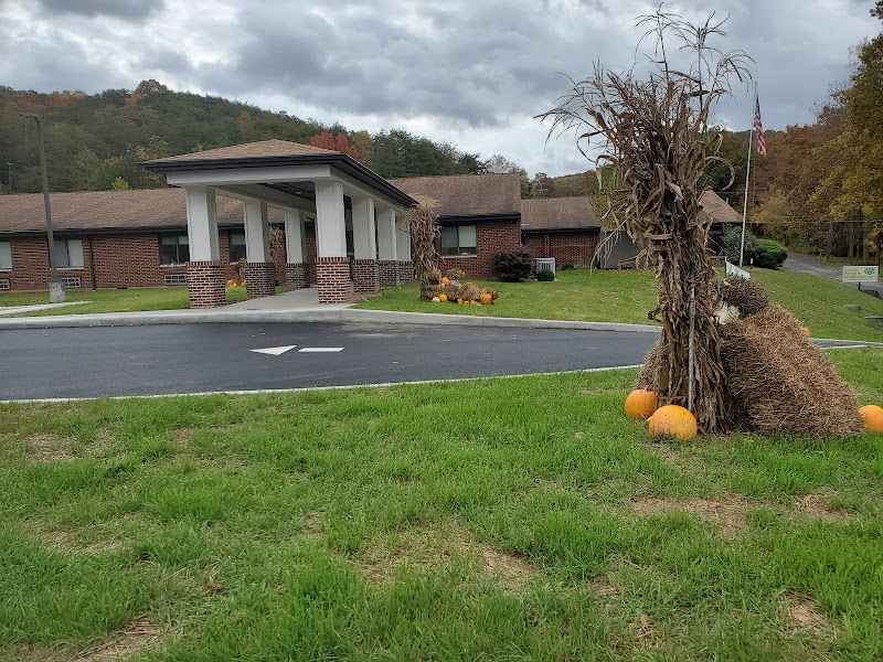 SUMMERS HEALTHCARE CENTER nursing home in HINTON, WV - Photo 4 of 5