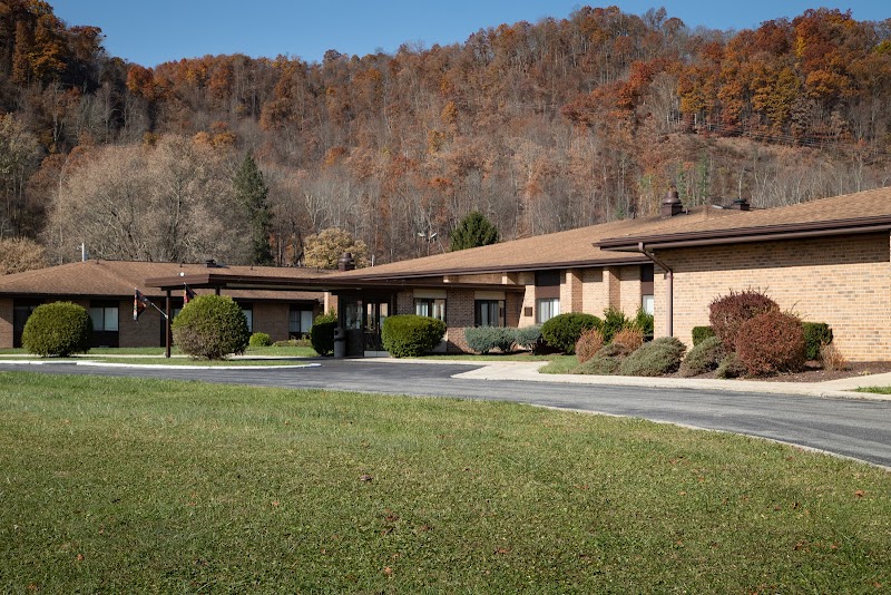 NELLA'S AT AUTUMN LAKE HEALTHCARE nursing home in ELKINS, WV - Photo 2 of 5