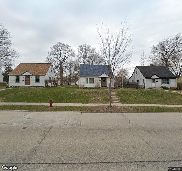 MAPLEWOOD CENTER nursing home in WEST ALLIS, WI - Photo 5 of 5