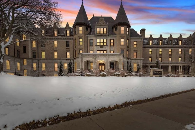 EASTCASTLE PL BRADFORD TER CONV CTR nursing home in MILWAUKEE, WI - Photo 3 of 10