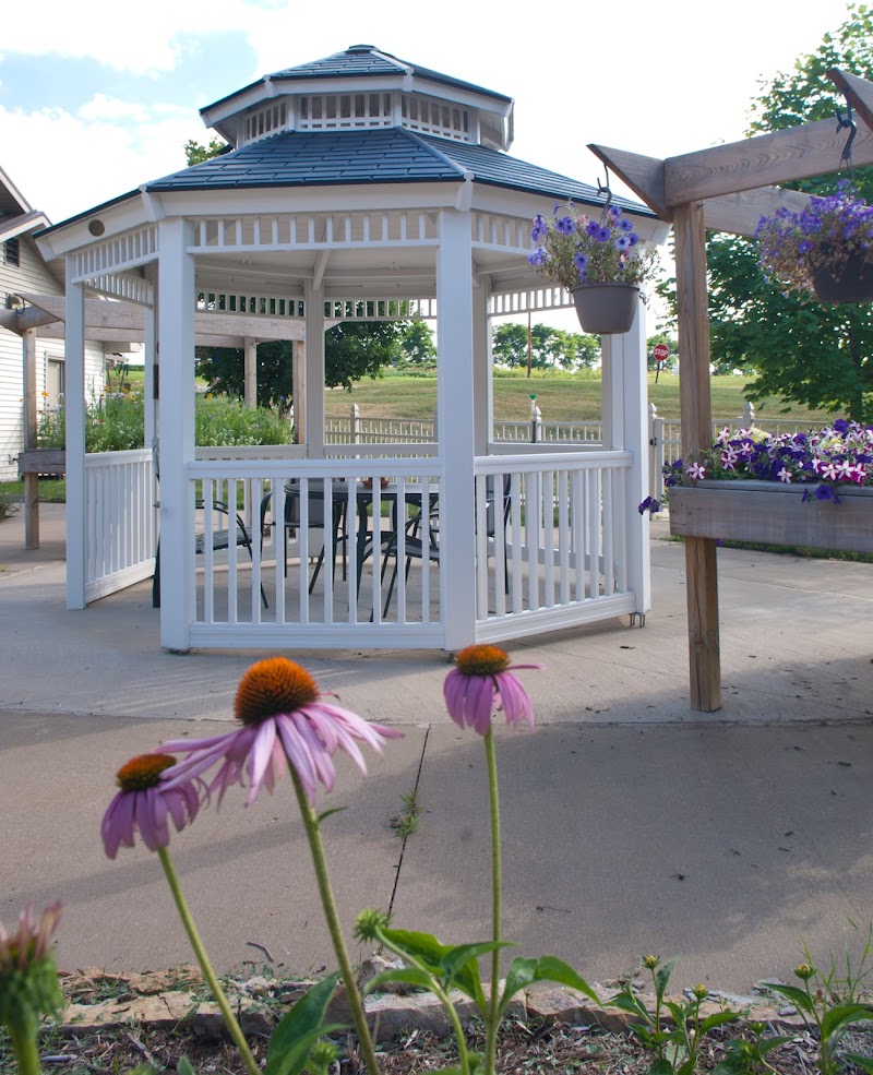 UPLAND HILLS NURSING AND REHAB nursing home in DODGEVILLE, WI - Photo 5 of 10