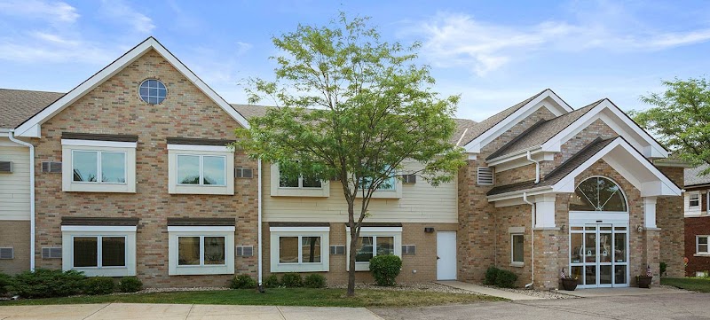 SUN PRAIRIE SENIOR LIVING nursing home in SUN PRAIRIE, WI - Photo 2 of 5