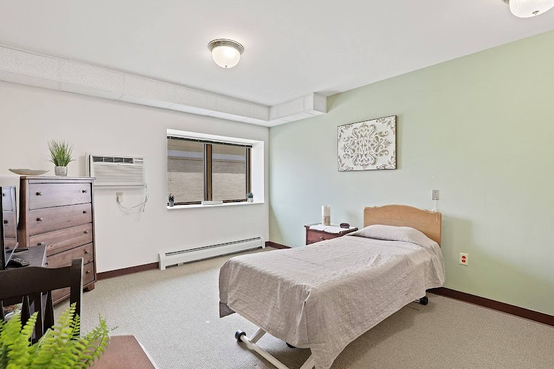 SUN PRAIRIE SENIOR LIVING nursing home in SUN PRAIRIE, WI - Photo 4 of 5