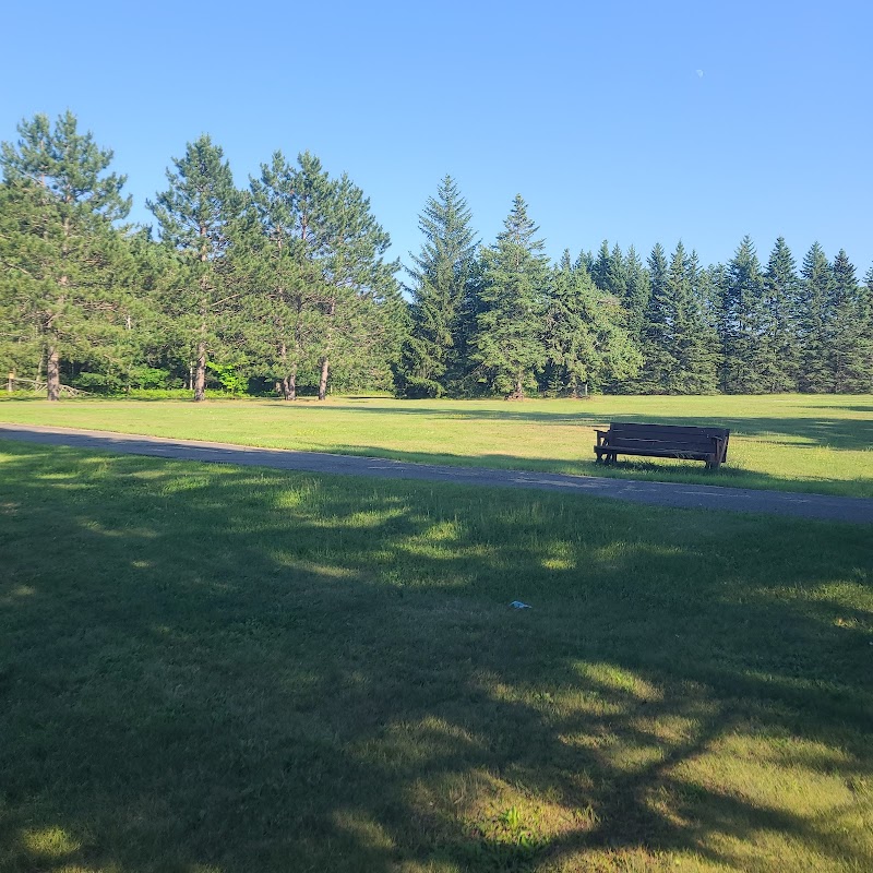 MIDDLE RIVER HEALTH AND REHABILITATION CENTER nursing home in SOUTH RANGE, WI - Photo 3 of 5