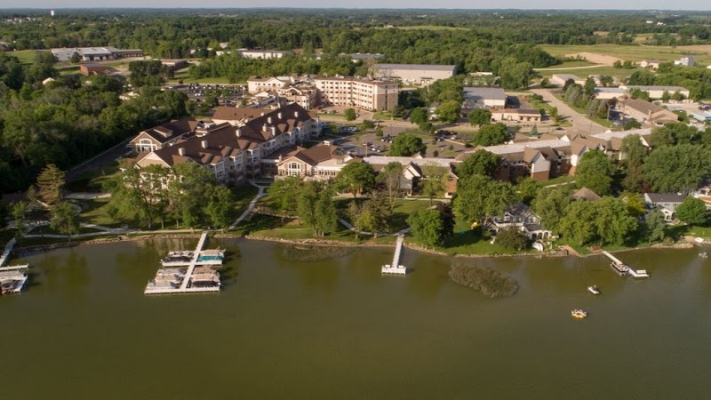 SHOREHAVEN HLTH & REHAB CTR nursing home in OCONOMOWOC, WI - Photo 5 of 10