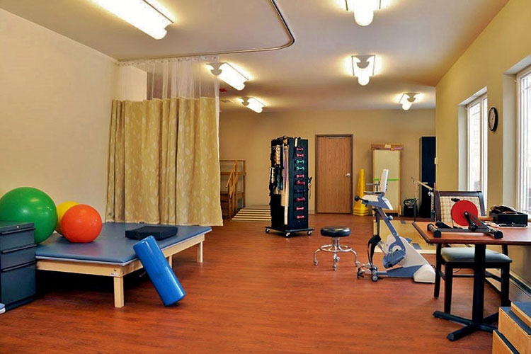 GENEVA LAKE MANOR nursing home in LAKE GENEVA, WI - Photo 4 of 5