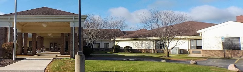 Avina of Pewaukee nursing home in Waukesha, WI - Photo 2 of 5