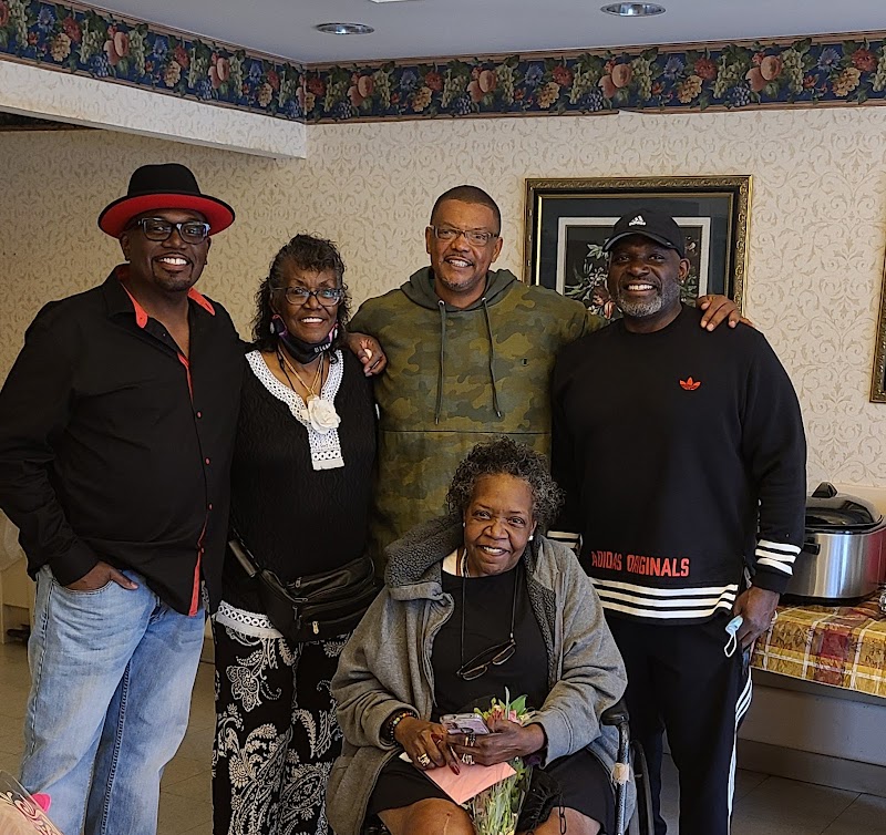 Avina of Pewaukee nursing home in Waukesha, WI - Photo 4 of 5