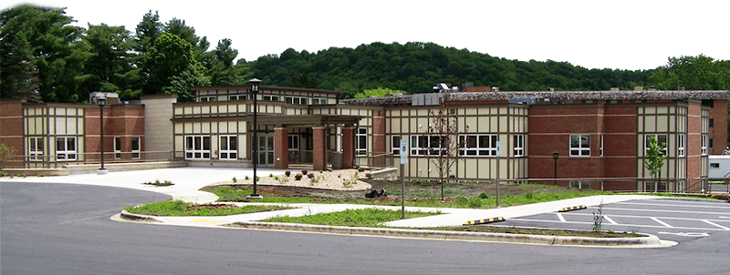 SCHMITT WOODLAND HILLS nursing home in RICHLAND CENTER, WI - Photo 4 of 10