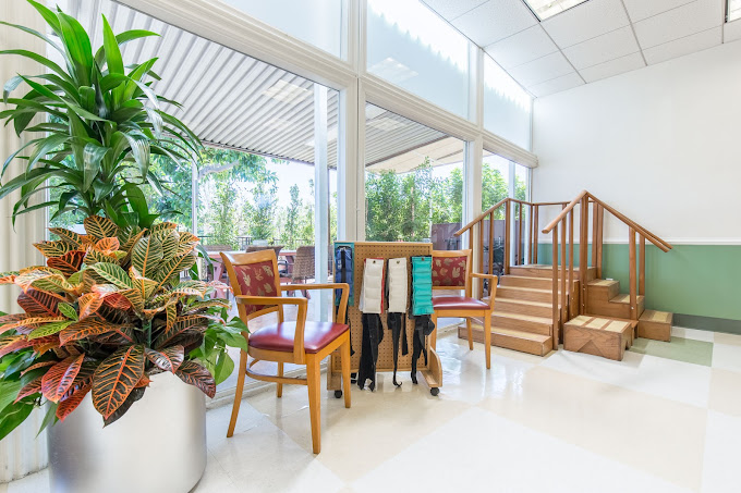 VALLEY VILLAGE CARE CENTER nursing home in NORTH HOLLYWOOD, CA - Photo 5 of 5