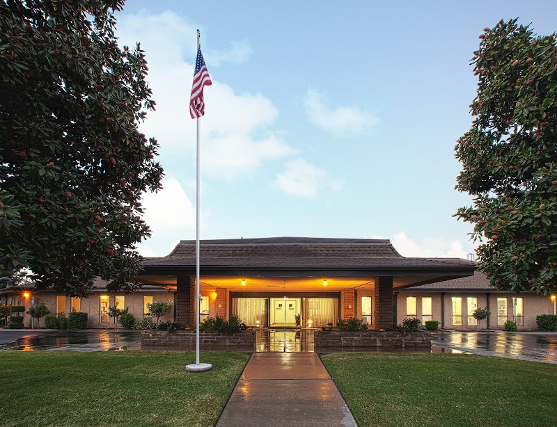 LINWOOD MEADOWS CARE CENTER nursing home in VISALIA, CA - Photo 3 of 5