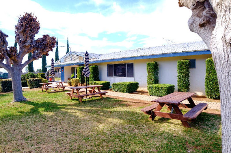 HIGHLAND SPRINGS CARE CENTER nursing home in BEAUMONT, CA - Photo 2 of 4