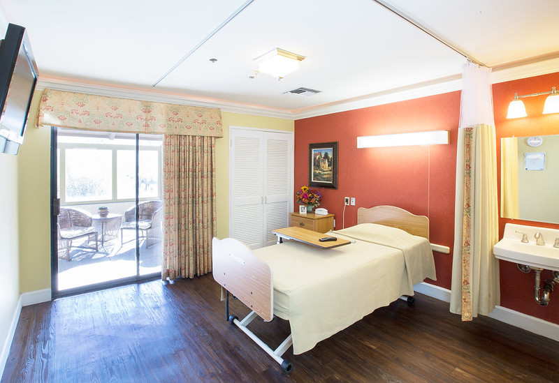 POWAY HEALTHCARE CENTER nursing home in POWAY, CA - Photo 3 of 10