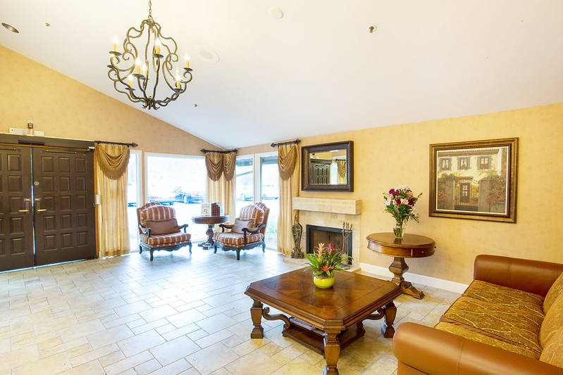 POWAY HEALTHCARE CENTER nursing home in POWAY, CA - Photo 4 of 10