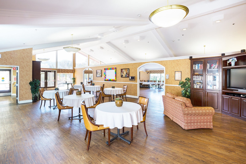 POWAY HEALTHCARE CENTER nursing home in POWAY, CA - Photo 5 of 10