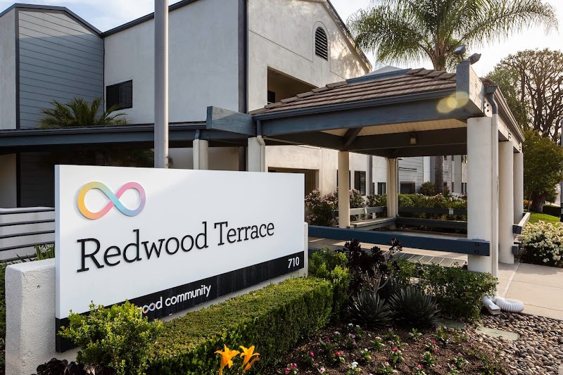 REDWOOD TERRACE HEALTH CENTER nursing home in ESCONDIDO, CA - Photo 4 of 10