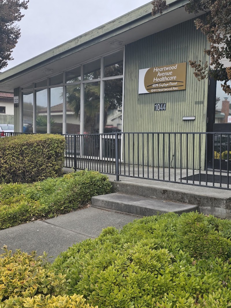 HEARTWOOD AVENUE HEALTHCARE nursing home in VALLEJO, CA - Photo 4 of 5