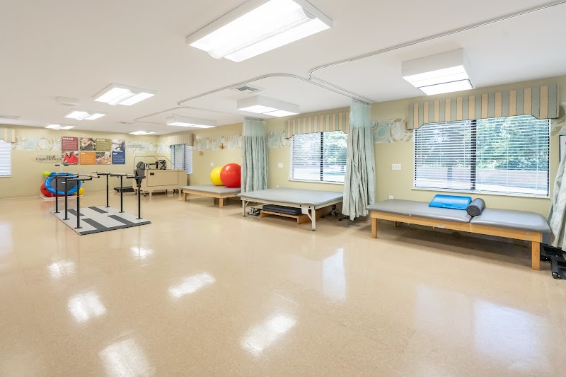 HEMET HILLS POST ACUTE nursing home in HEMET, CA - Photo 4 of 5