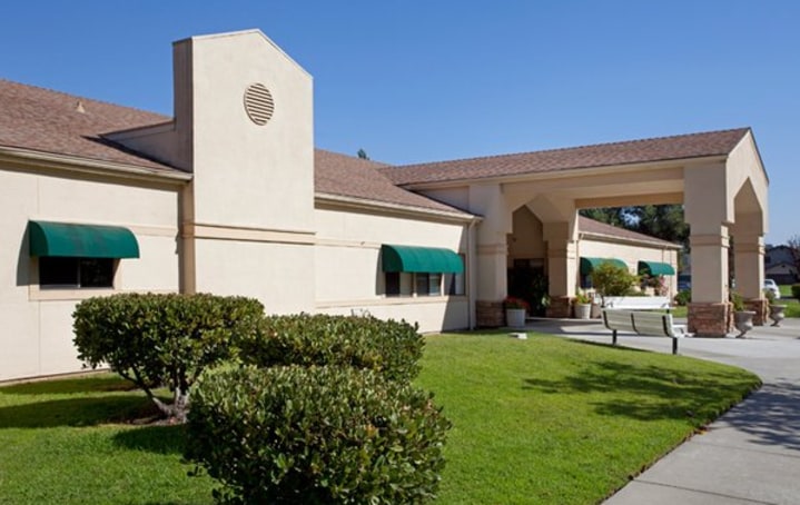 CLEARWATER HEALTHCARE CENTER nursing home in STOCKTON, CA - Photo 3 of 5