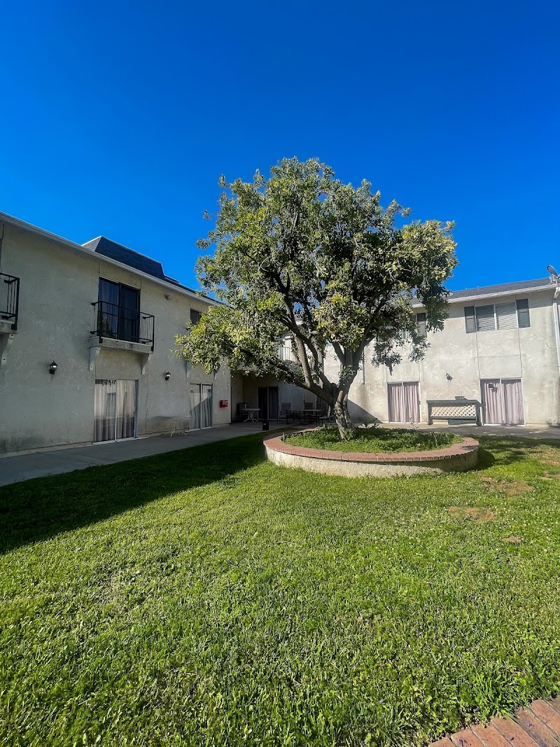 MADISON GROVE POST ACUTE nursing home in REDLANDS, CA - Photo 4 of 5