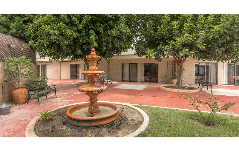 SUNSET VILLA POST ACUTE nursing home in LONG BEACH, CA - Photo 2 of 5